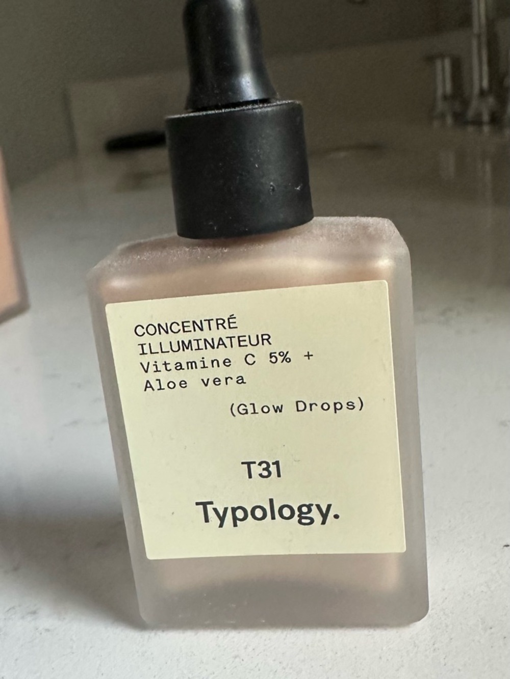 T31 Glow Drops Illuminating Serum - Light Peach - Picture 2 of 7